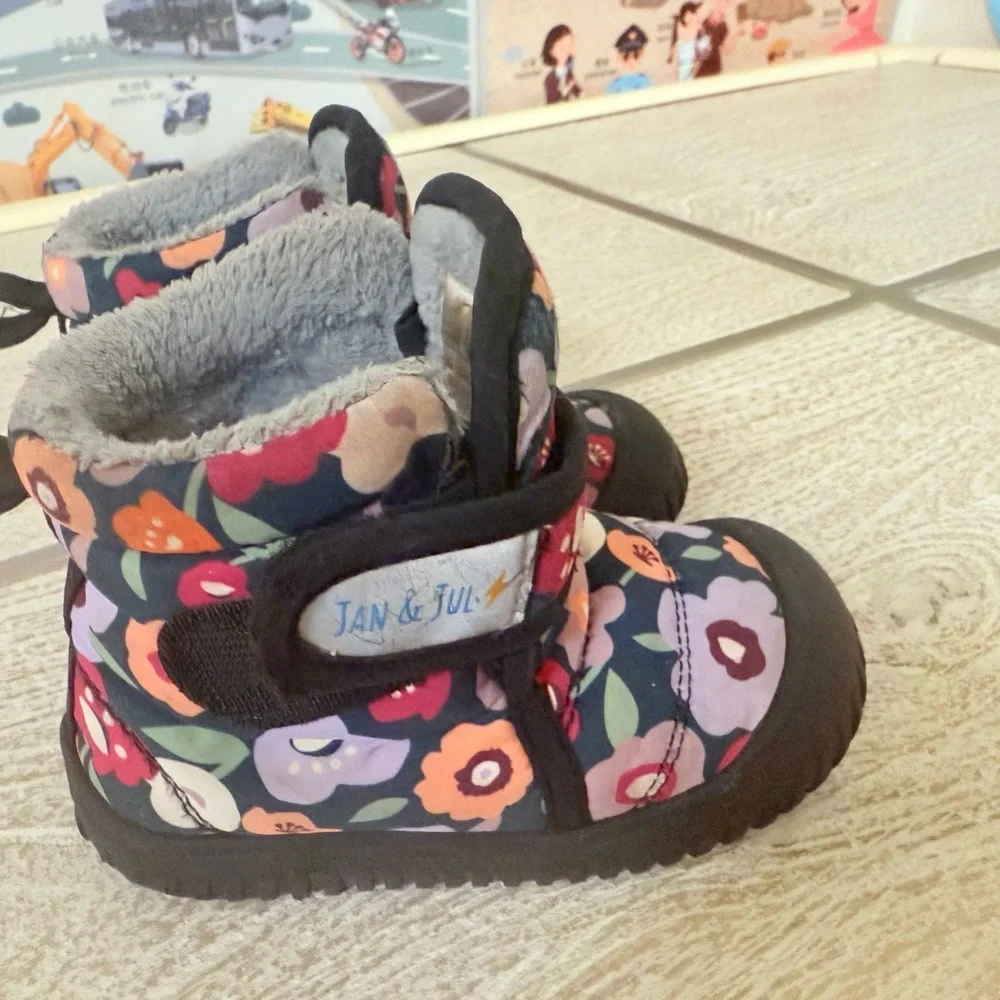 Jan & Jul Toddler Winter Boots Size 7 Waterproof Fleece Lined Floral Snow Boots